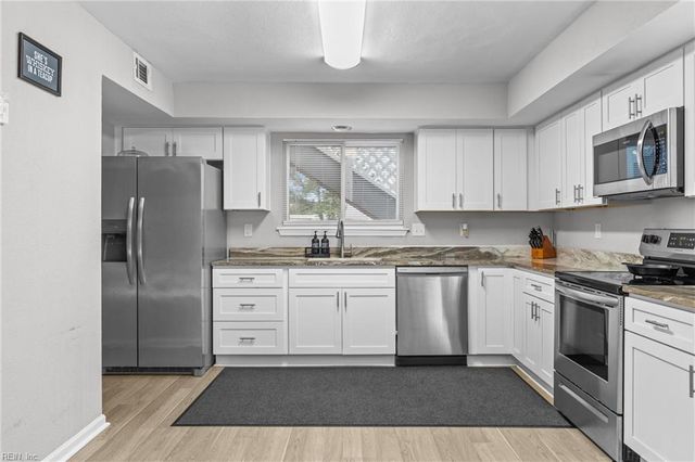 4021 Foxwood DR, Virginia Beach, VA 23462