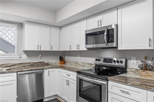 4021 Foxwood DR, Virginia Beach, VA 23462