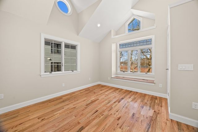 39 Spring St, Boston, MA 02132