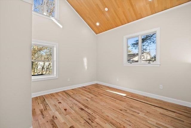 39 Spring St, Boston, MA 02132