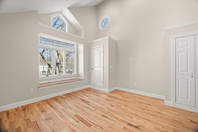 39 Spring St, Boston, MA 02132