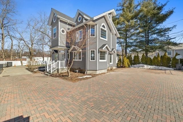 39 Spring St, Boston, MA 02132