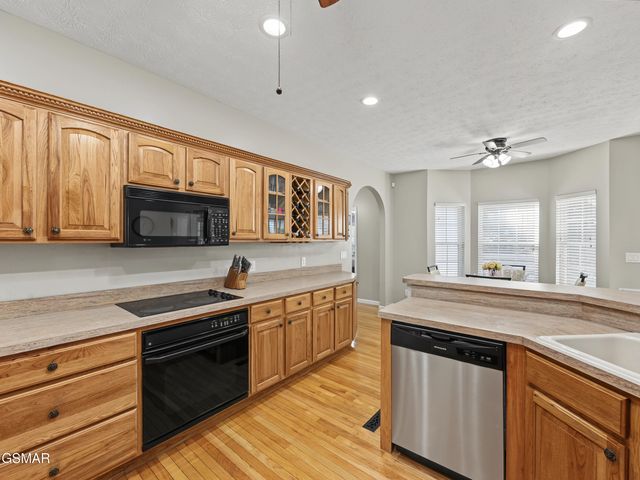 3223 Topside Drive, Kodak, TN 37764