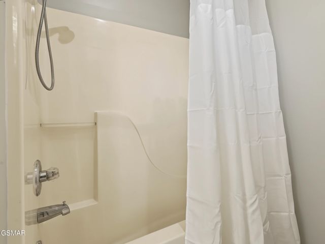 3223 Topside Drive, Kodak, TN 37764
