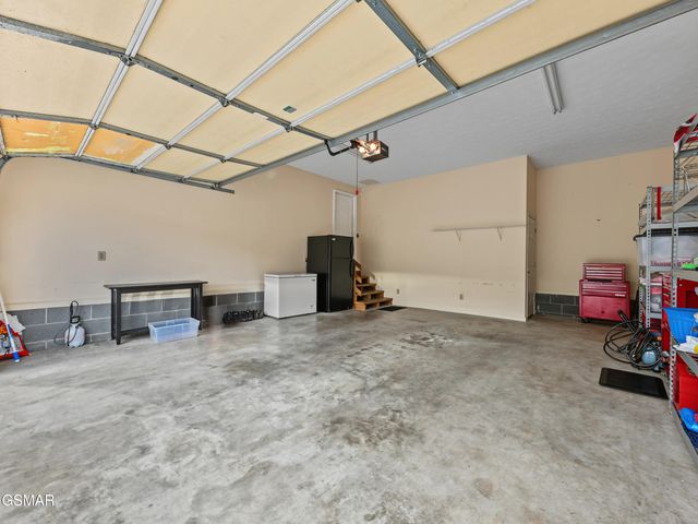 3223 Topside Drive, Kodak, TN 37764