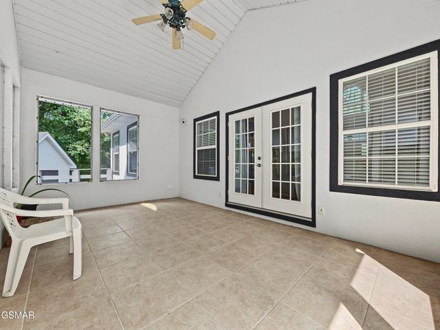 3223 Topside Drive, Kodak, TN 37764