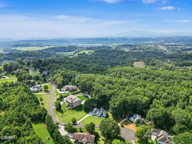 3223 Topside Drive, Kodak, TN 37764