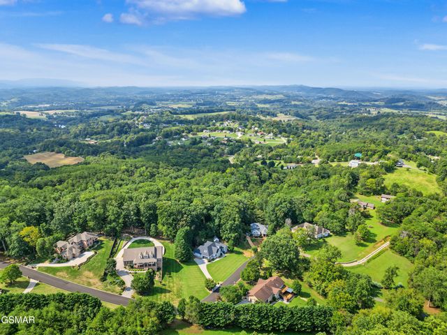 3223 Topside Drive, Kodak, TN 37764