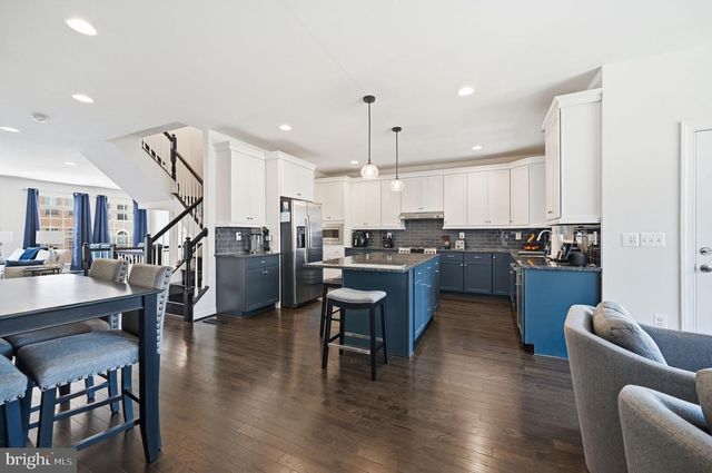 7914 TURTLE CREEK CIR, Gainesville, VA 20155