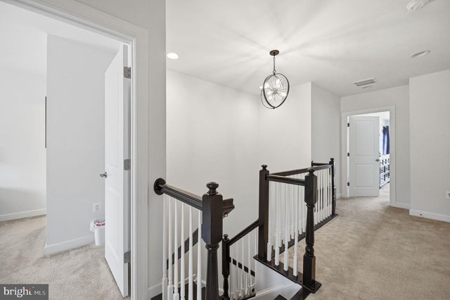 7914 TURTLE CREEK CIR, Gainesville, VA 20155