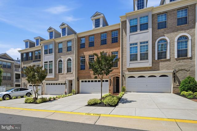7914 TURTLE CREEK CIR, Gainesville, VA 20155