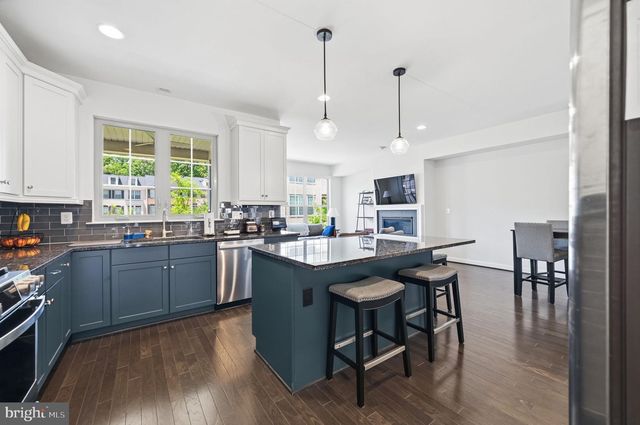 7914 TURTLE CREEK CIR, Gainesville, VA 20155
