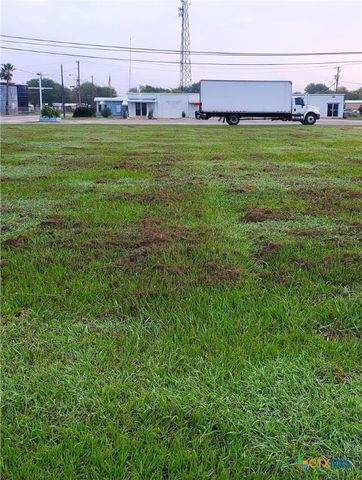 502-508 S Main Street, Seadrift, TX 77983