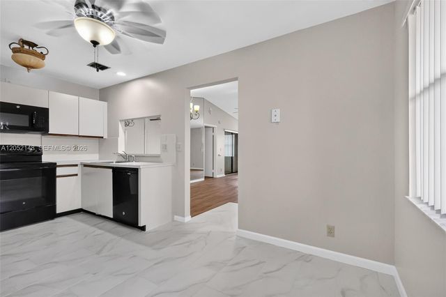7626 Tahiti Ln 204, Lake Worth, FL 33467