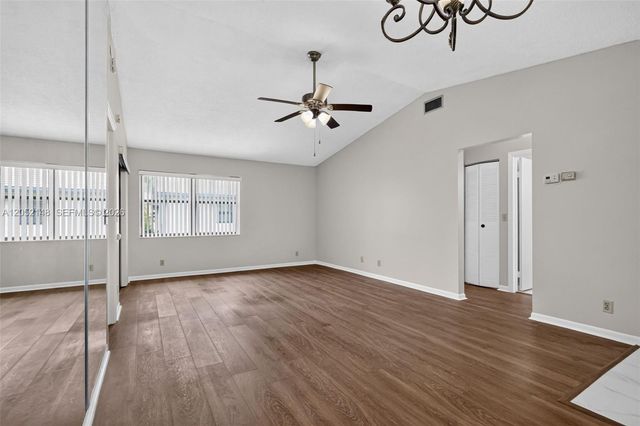 7626 Tahiti Ln 204, Lake Worth, FL 33467