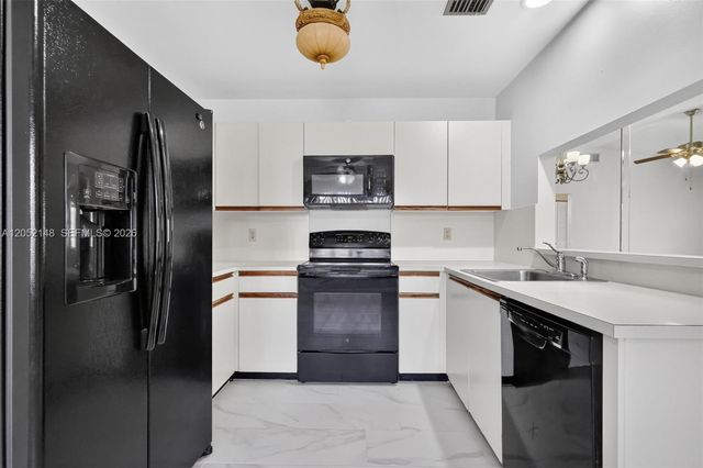 7626 Tahiti Ln 204, Lake Worth, FL 33467