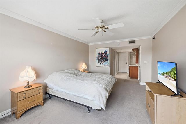 1839 Middle River Drive 302, Fort Lauderdale, FL 33305