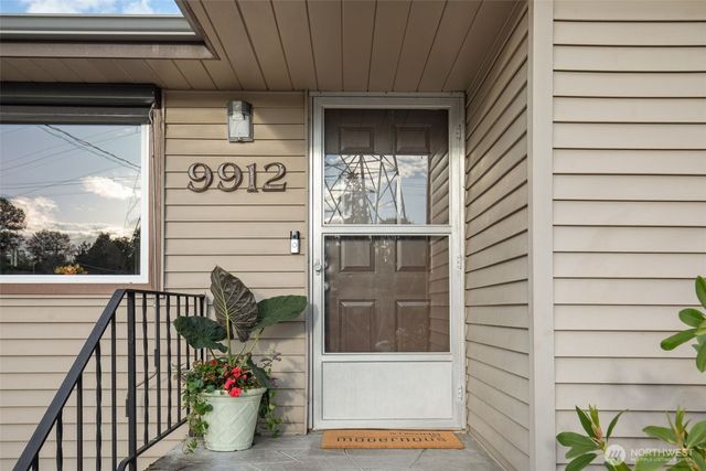 9912 51st Avenue S, Seattle, WA 98118