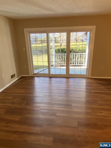 472 W Quince Court, Mahwah, NJ 07430