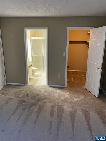 472 W Quince Court, Mahwah, NJ 07430