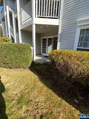 472 W Quince Court, Mahwah, NJ 07430