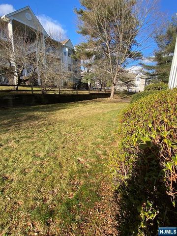 472 W Quince Court, Mahwah, NJ 07430