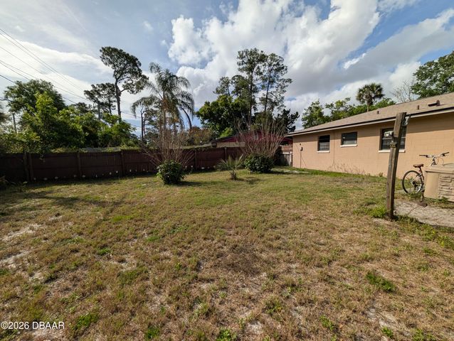 550 Cambridge Circle, South Daytona, FL 32119