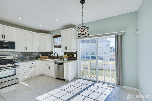 274 Morning Glory Drive, Monroe, NJ 08831