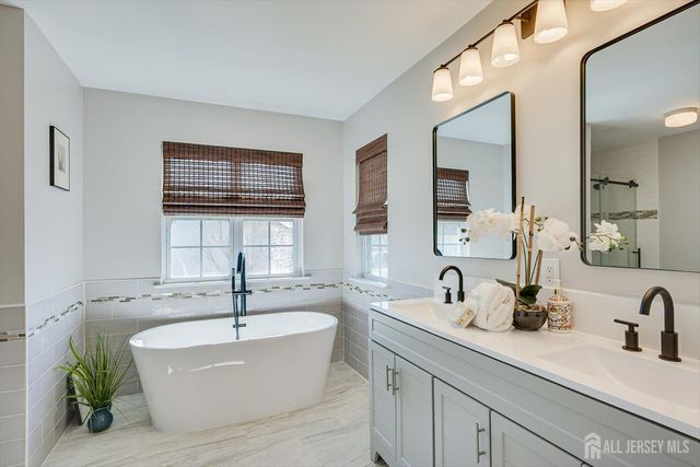 274 Morning Glory Drive, Monroe, NJ 08831