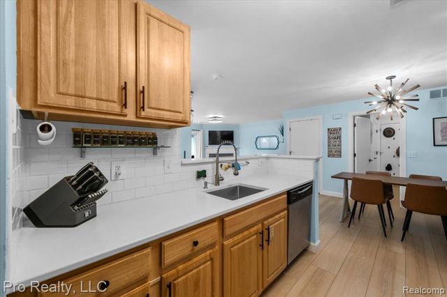 426 Marigold Circle, Westland, MI 48185
