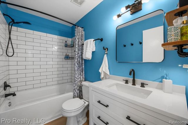 426 Marigold Circle, Westland, MI 48185