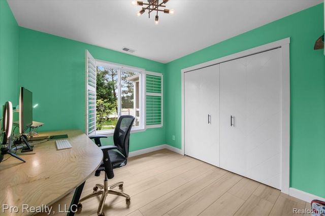 426 Marigold Circle, Westland, MI 48185