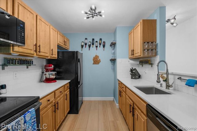 426 Marigold Circle, Westland, MI 48185