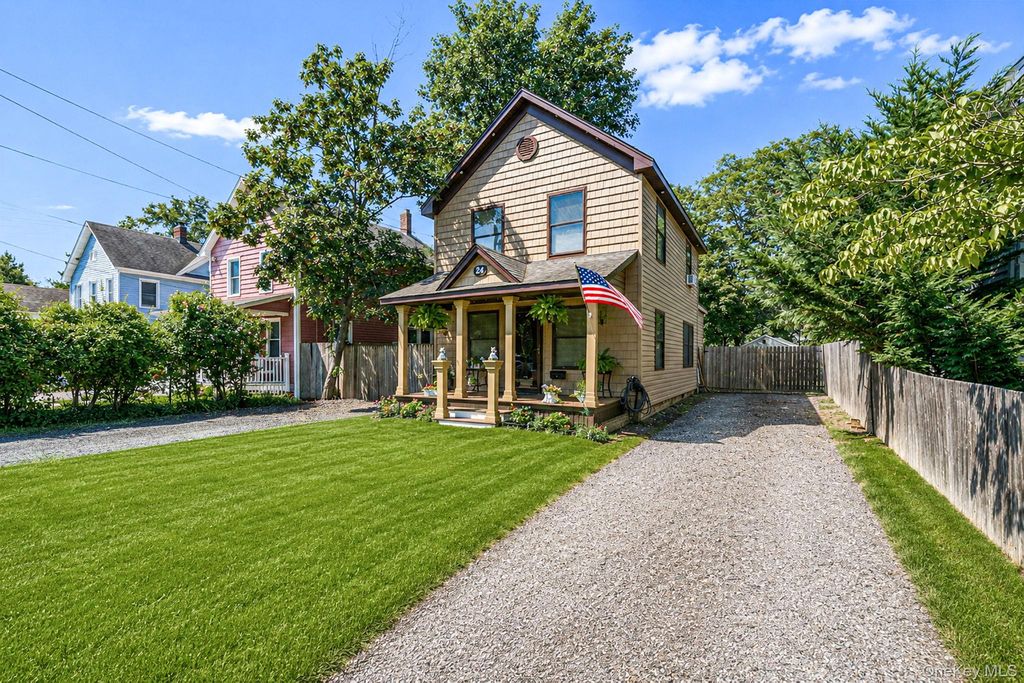 24 Wiggins Avenue, Patchogue, NY 11772 — photo 3