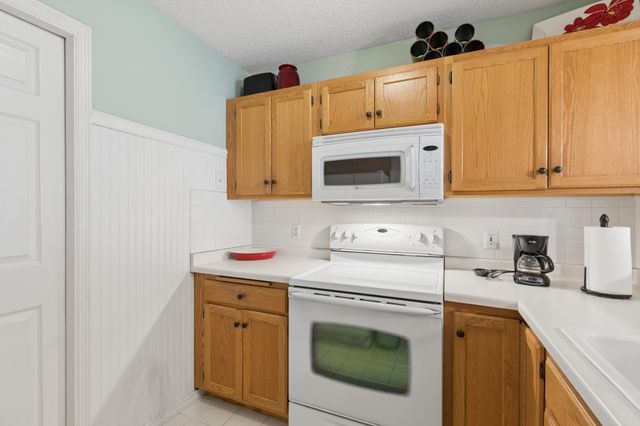 1940 Shenandoah Court C, Plymouth, MN 55447