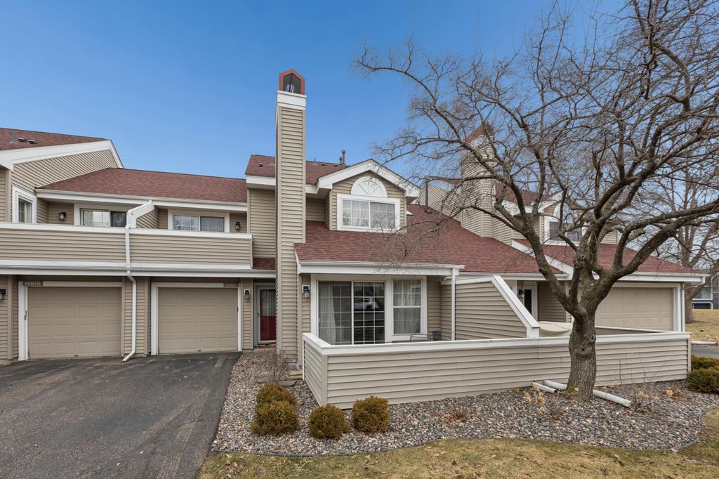 1940 Shenandoah Court C, Plymouth, MN 55447