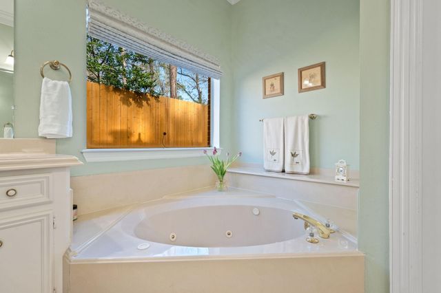 3415 Kingsway Court, Kingwood, TX 77339