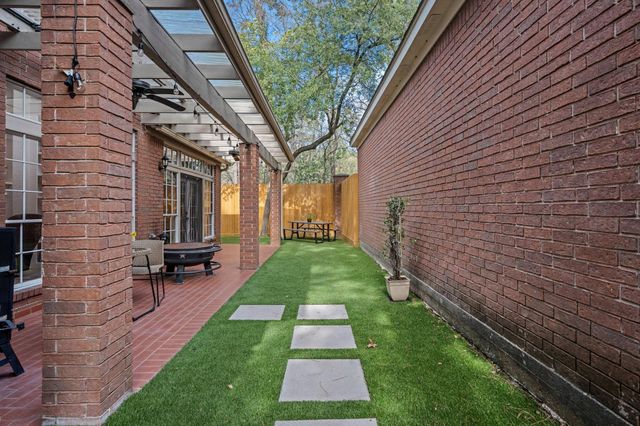 3415 Kingsway Court, Kingwood, TX 77339