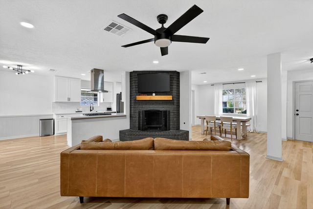 16122 Rill Lane, Houston, TX 77062