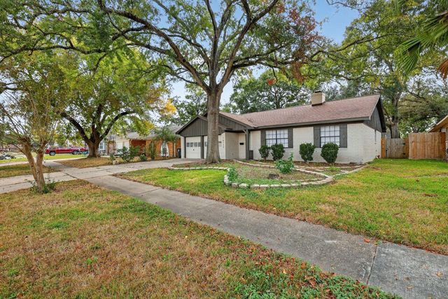16122 Rill Lane, Houston, TX 77062
