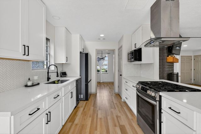 16122 Rill Lane, Houston, TX 77062