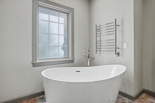 19000 E Knightsbridge Road, Owasso, OK 74055