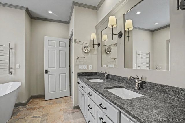 19000 E Knightsbridge Road, Owasso, OK 74055