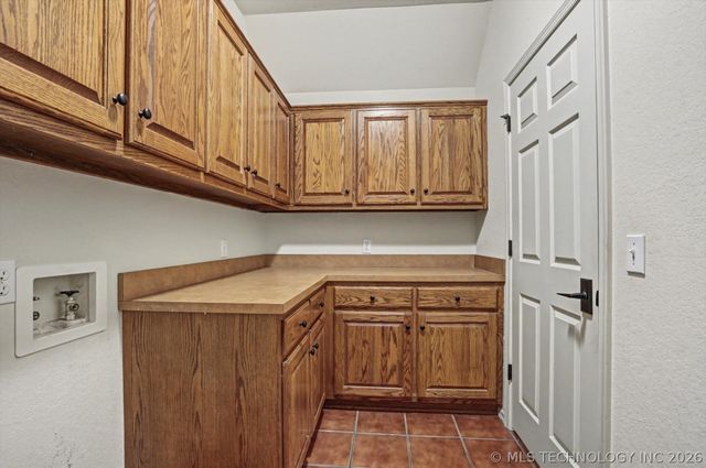 19000 E Knightsbridge Road, Owasso, OK 74055