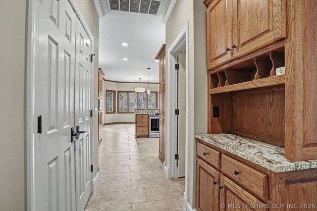 19000 E Knightsbridge Road, Owasso, OK 74055