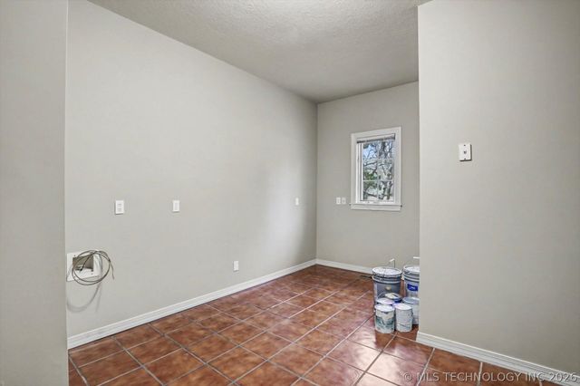 19000 E Knightsbridge Road, Owasso, OK 74055