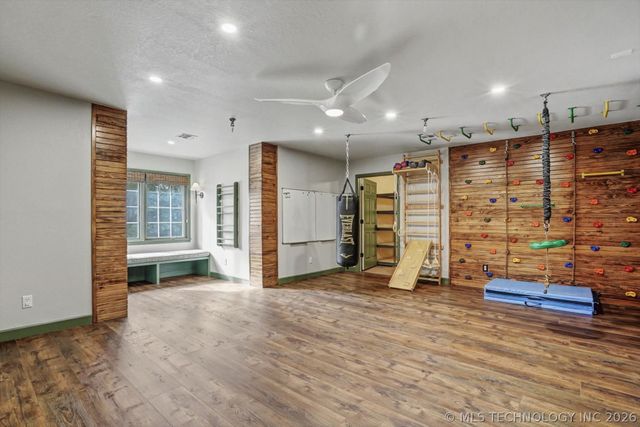 19000 E Knightsbridge Road, Owasso, OK 74055