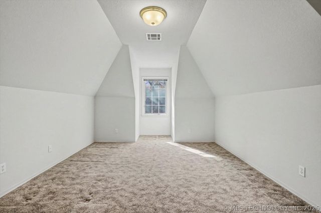 19000 E Knightsbridge Road, Owasso, OK 74055