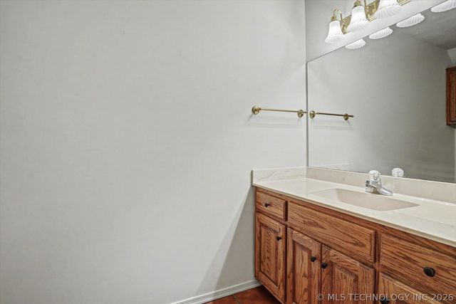 19000 E Knightsbridge Road, Owasso, OK 74055