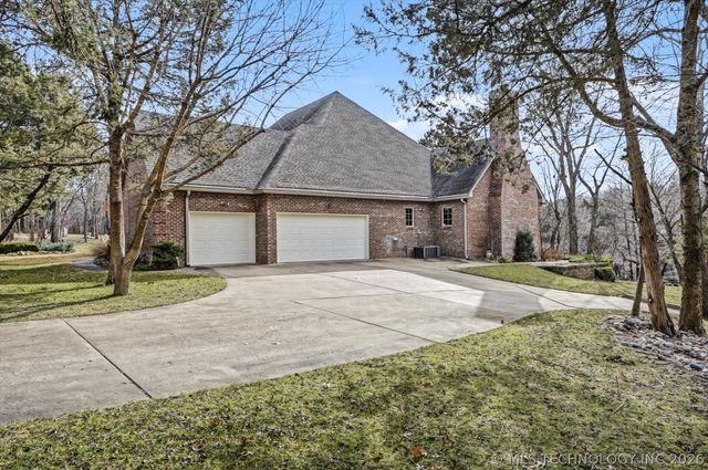 19000 E Knightsbridge Road, Owasso, OK 74055